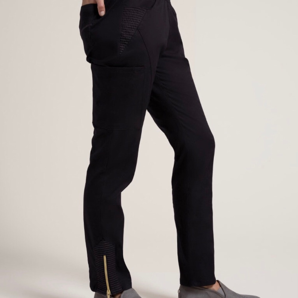 Jaanuu Moto scrub pants